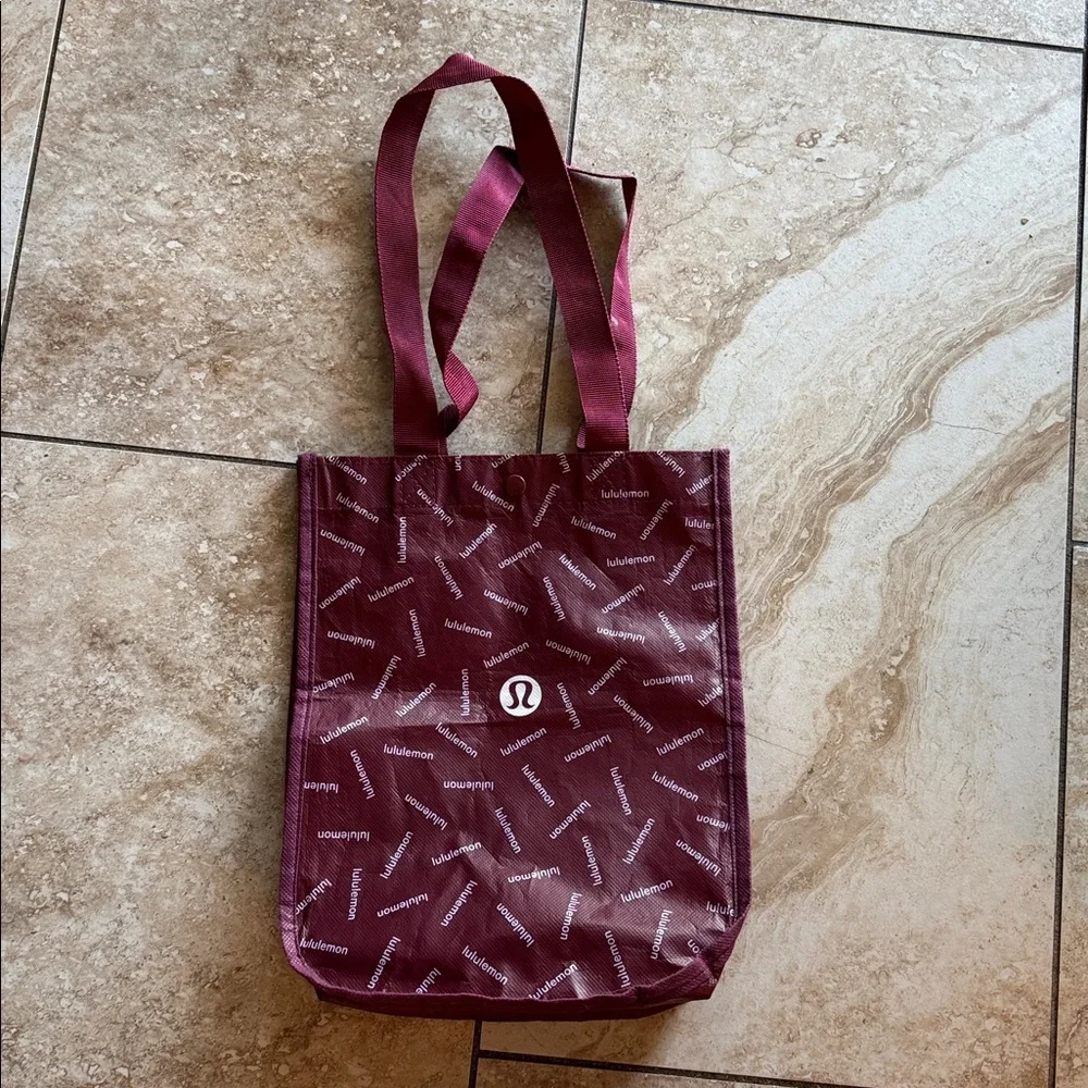 lululemon maroon bag Everywhere Belt 1L Red Merlot Once you find your perfect fit lululemon athletica | Bags |